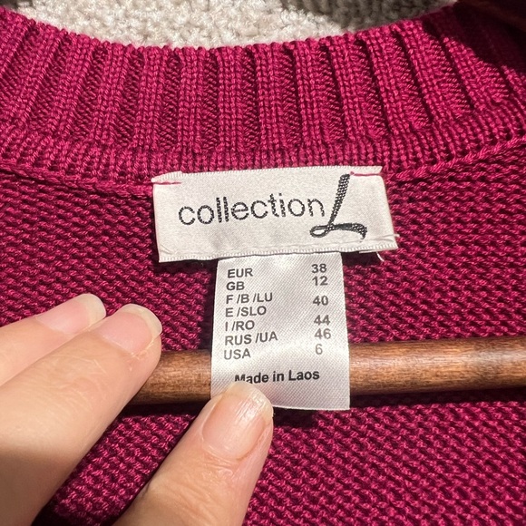 Collection L Woman’s Burgundy Button Front Sweater Cardigan Size 6 - Picture 2 of 7